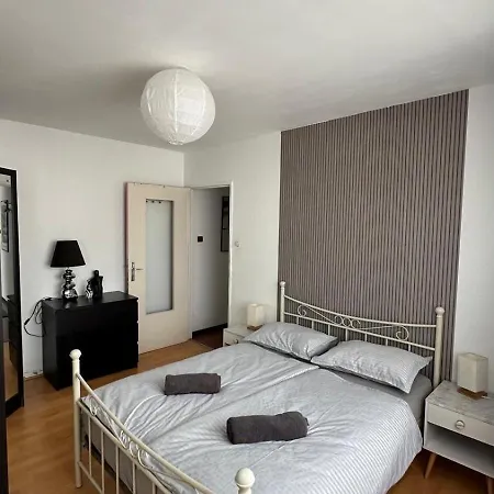 Apparemment Spacieux Et Lumineux Pour 6 Voyageurs Apartament