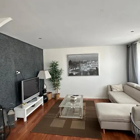 Apparemment Spacieux Et Lumineux Pour 6 Voyageurs *